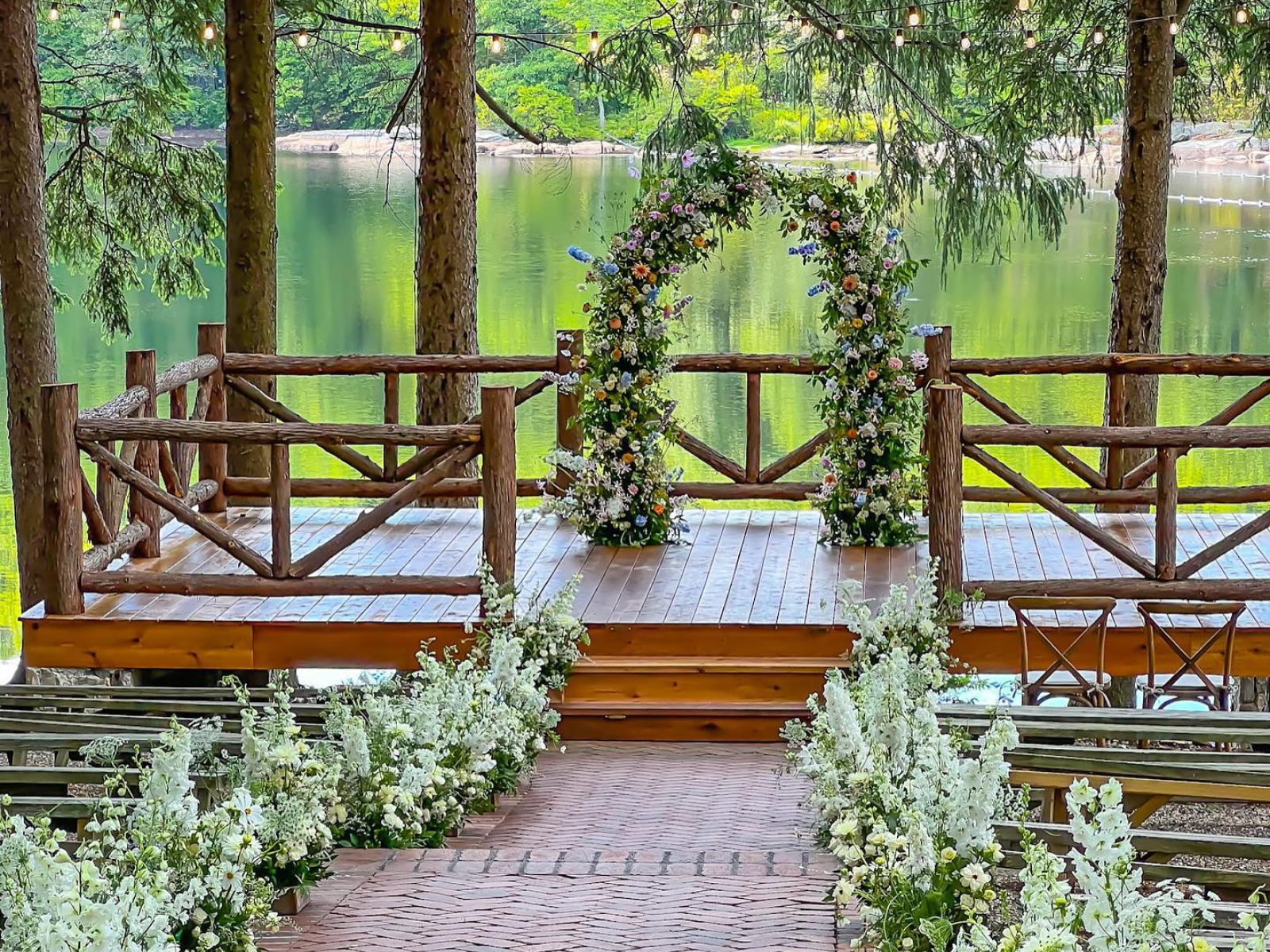 Florale wedding floral design in the Hudson Valley